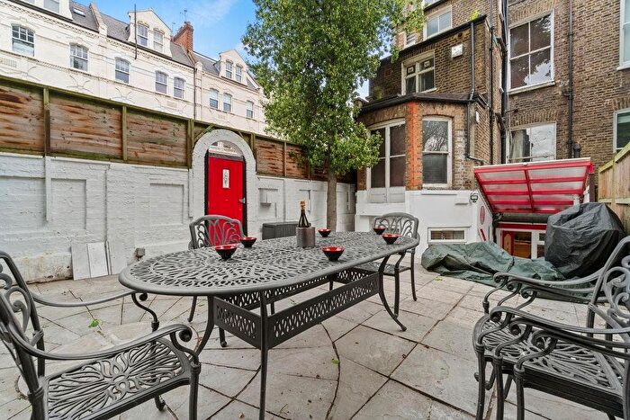 2 Bedroom Flat To Rent In Matheson Road, West Kensington, W14