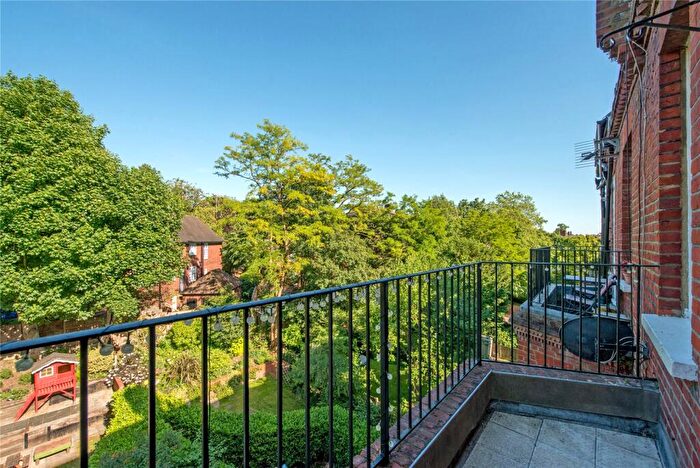 2 Bedroom Flat To Rent In Frognal, Hampstead, NW3