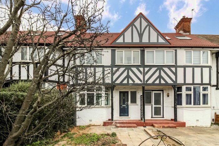 4 Bedroom Terraced House To Rent In Gunnersbury Avenue, London, W3