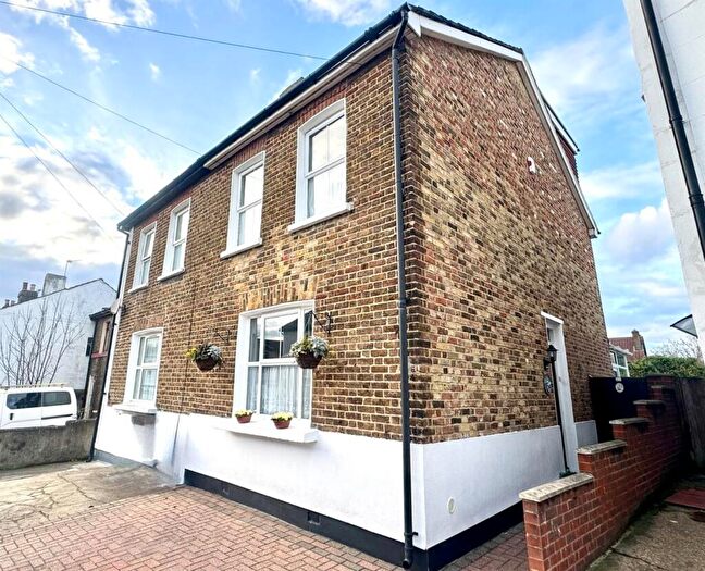4 Bedroom End Of Terrace House For Sale In Bishops Road, Croydon, CR0