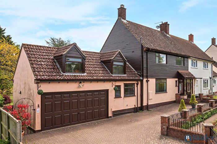 3 Bedroom Semi-Detached House For Sale In Stringers Lane, Aston, SG2