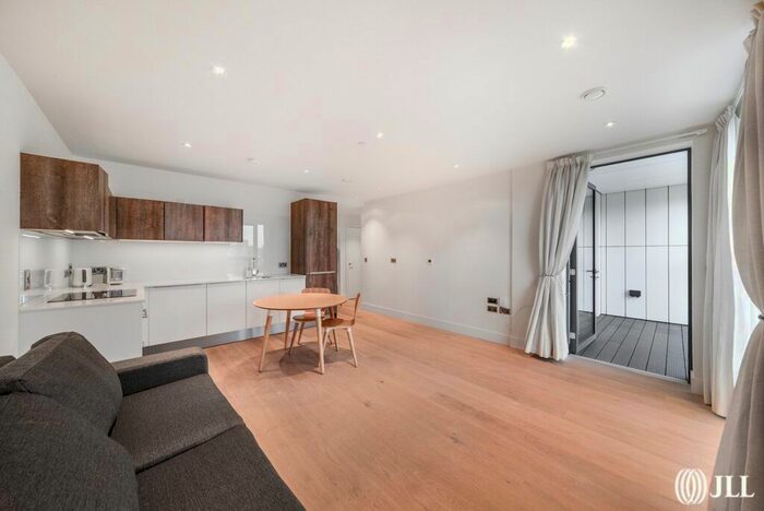 1 Bedroom Flat To Rent In Lockington Road, London, SW8