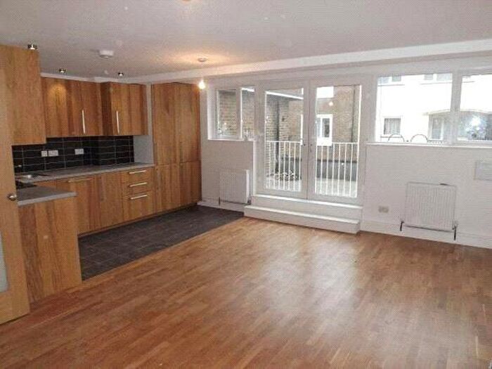 1 Bedroom Apartment To Rent In Broad Walk, Crawley, West Sussex, RH10