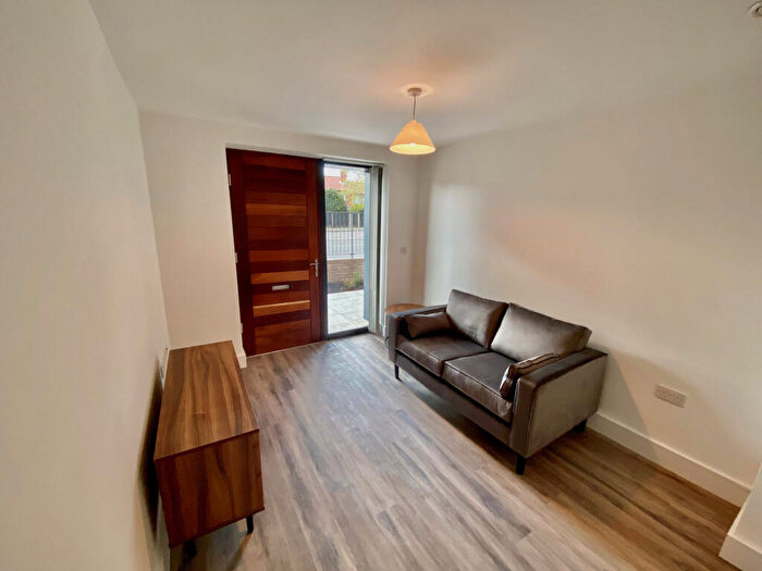 1 Bedroom Apartment To Rent In Langworthy Road, Salford, Salford, M5