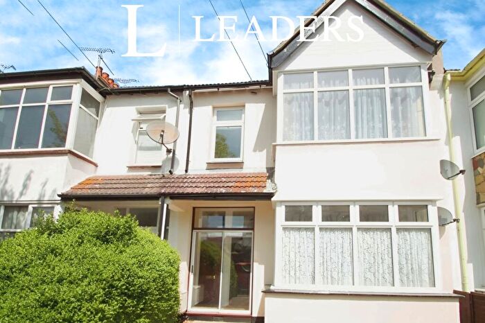 1 Bedroom Flat To Rent In Central Avenue, Southend On Sea, SS2