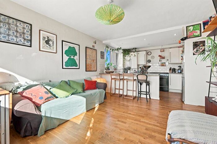 2 Bedroom Apartment For Sale In Packenham House, Wellington Row, Shoreditch, E2