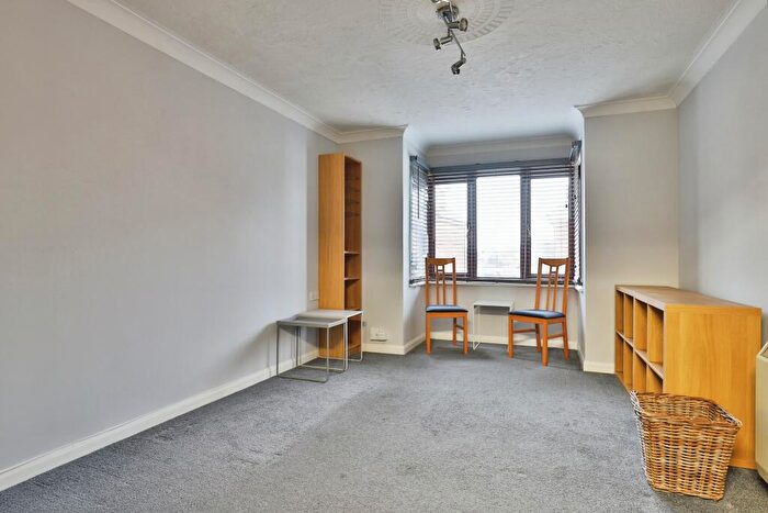 1 Bedroom Flat For Sale In Cleveland Road, Bournemouth, Dorset, BH1