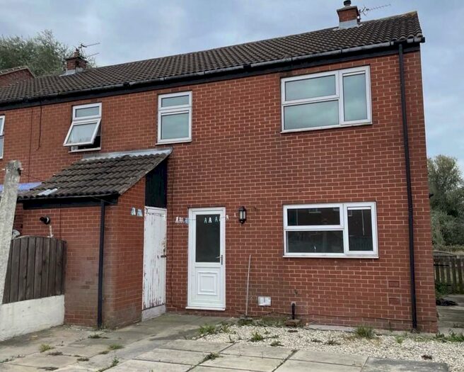 3 Bedroom Semi-Detached House To Rent In Meadow View, Askern, Doncaster, DN6