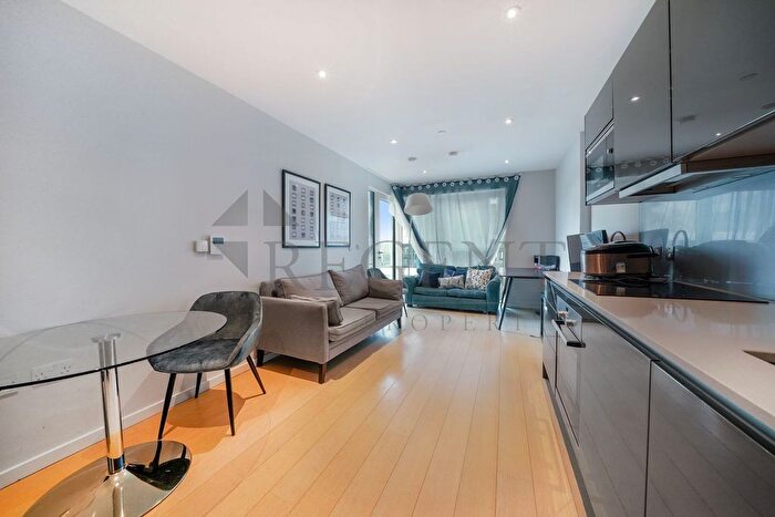 1 Bedroom Flat To Rent In Cassia Point, Glasshouse Gardens, E20