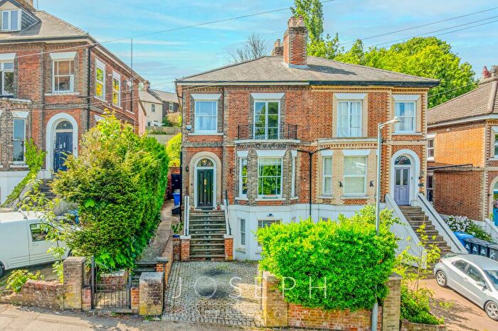 4 Bedroom Semi Detached House For Sale In Willoughby Road, Ipswich, IP2