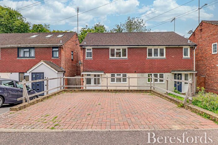 3 Bedroom Semi-Detached House For Sale In Firsgrove Crescent, Warley, CM14