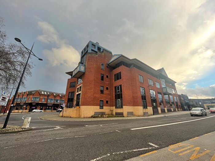 1 Bedroom Apartment To Rent In Clarence Street, Swindon, SN1