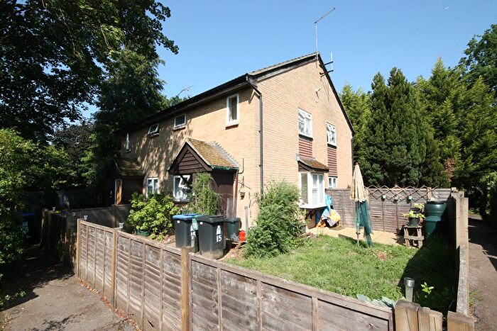 1 Bedroom Terraced House For Sale In Goldsworth Park, Woking, GU21