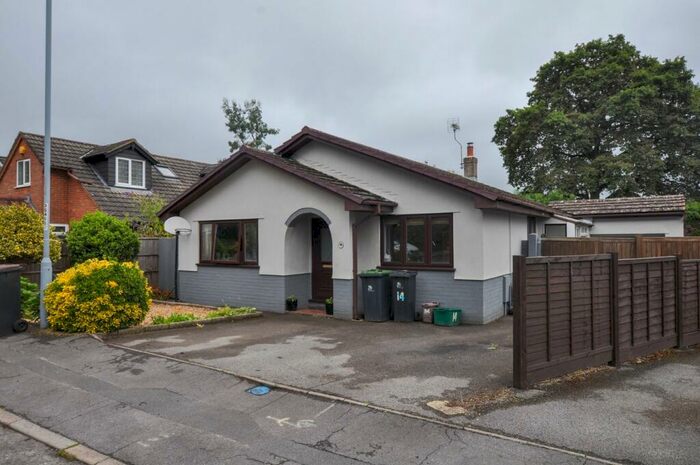 3 Bedroom Detached Bungalow To Rent In Sunnybank Way, Wimborne, BH21