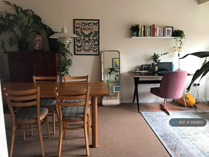 1 Bedroom Flat To Rent In Victoria Park Road, London, E9
