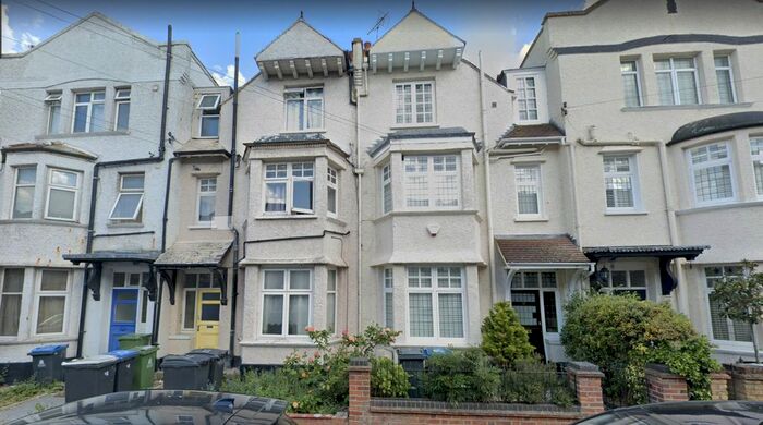 1 Bedroom Flat To Rent In Guilford Avenue, Surbiton, KT5