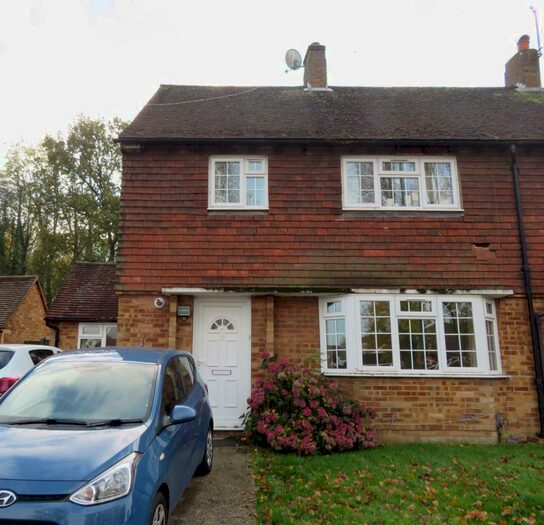 5 Bedroom Semi-Detached House To Rent In Southway, Guildford, GU2