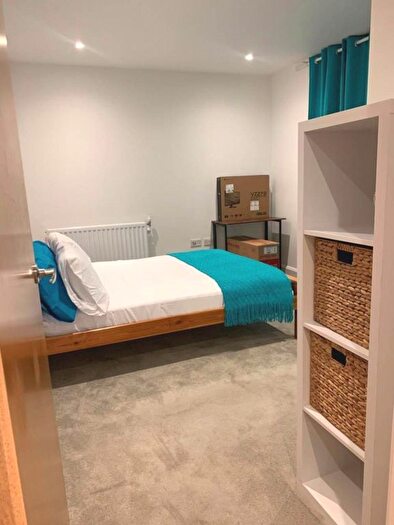 1 Bedroom Flat To Rent In Violet Road, London, E3