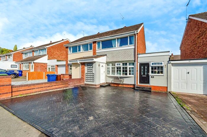 3 Bedroom Semi-Detached House For Sale In Leafdown Close, Hednesford, Cannock, WS12