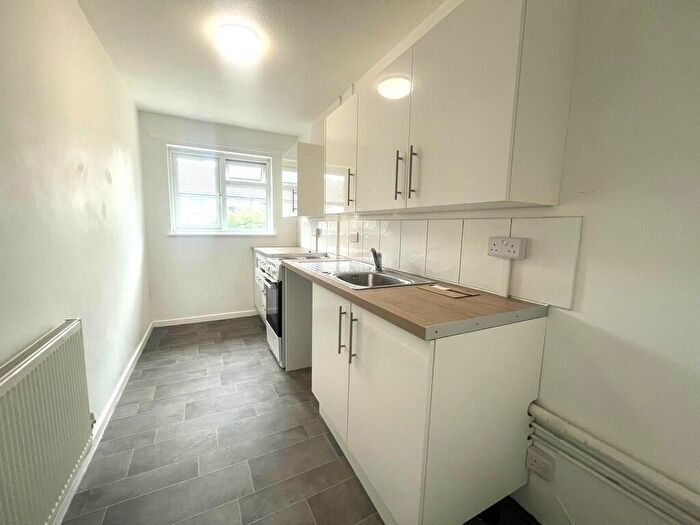 1 Bedroom Maisonette To Rent In Corn Mill Crescent, Exeter, EX2