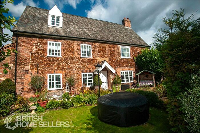 5 Bedroom Cottage For Sale In Lynn Road, Setchey, King's Lynn, Norfolk, PE33