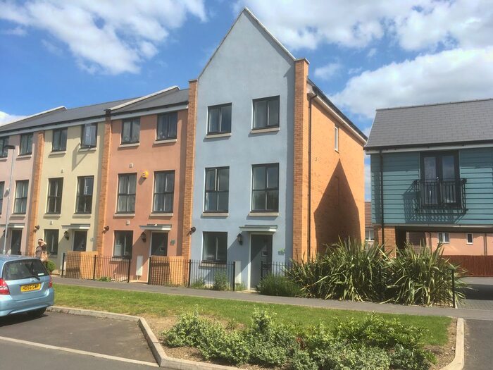 4 Bedroom End Of Terrace House To Rent In Swithins Lane, Bristol, BS34