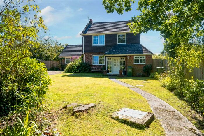 4 Bedroom Detached House For Sale In Butchers Lane, Three Oaks, Hastings, TN35