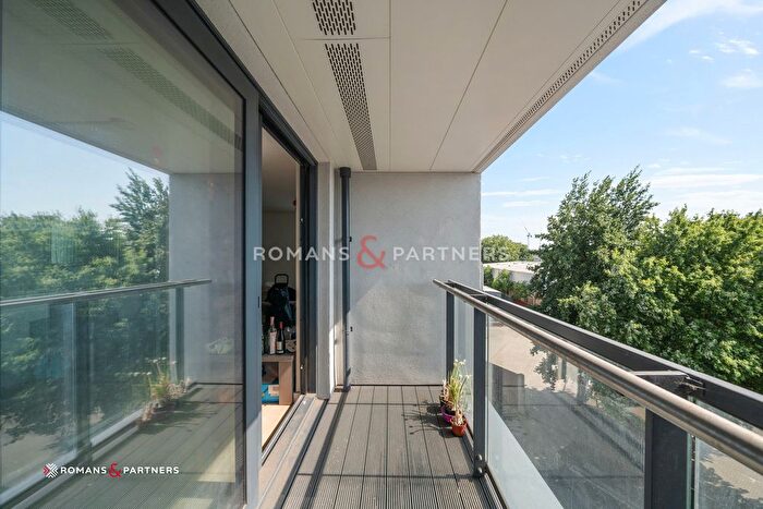 2 Bedroom Flat To Rent In Bloom House, Bermondsey, SE16