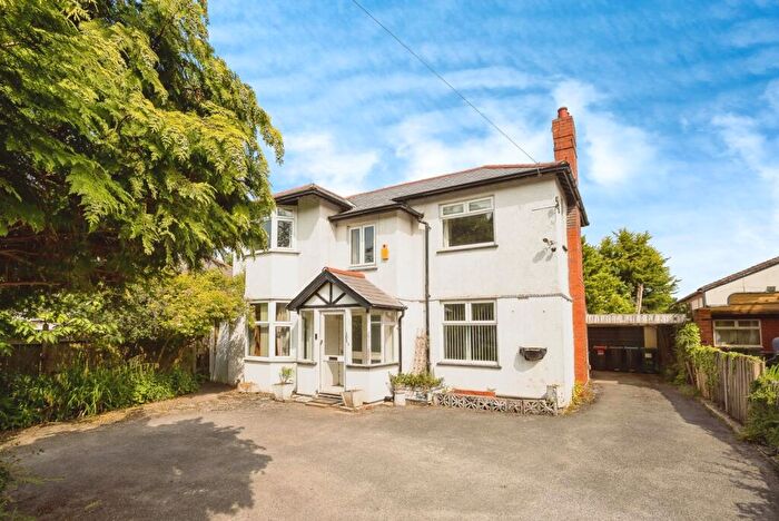 4 Bedroom Detached House For Sale In Tarvin Road, Chester, Cheshire, CH3