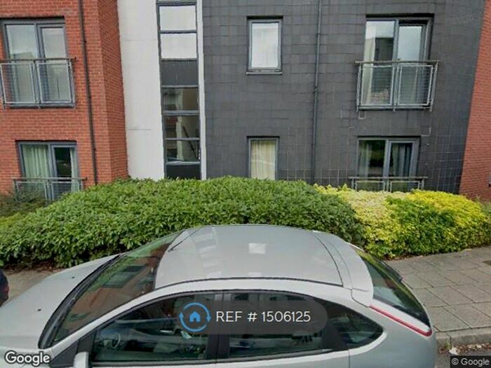 2 Bedroom Flat To Rent In West Didsbury, Manchester, M20