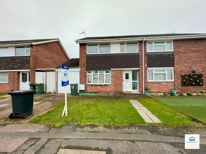 Semi-Detached House To Rent In Hayward Avenue, Loughborough, LE11