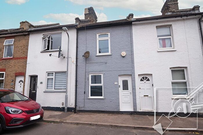2 Bedroom Terraced House For Sale In Factory Road, Gravesend, DA11