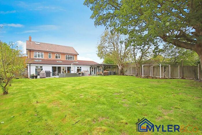 5 Bedroom Detached House For Sale In Lunts Heath Road, Widnes, WA8