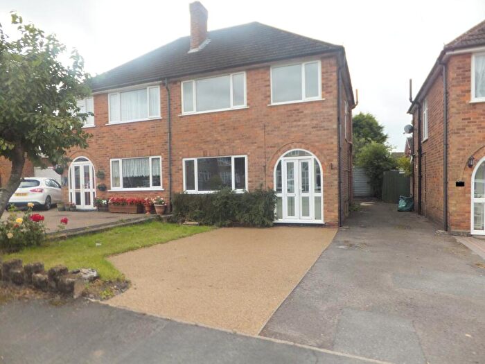 3 Bedroom Semi-Detached House To Rent In Vincent Road, Sutton Coldfield., B75