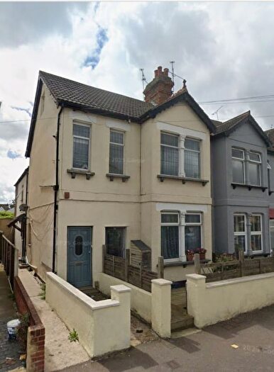 1 Bedroom Flat For Sale In South Avenue, Southend-On-Sea, SS2