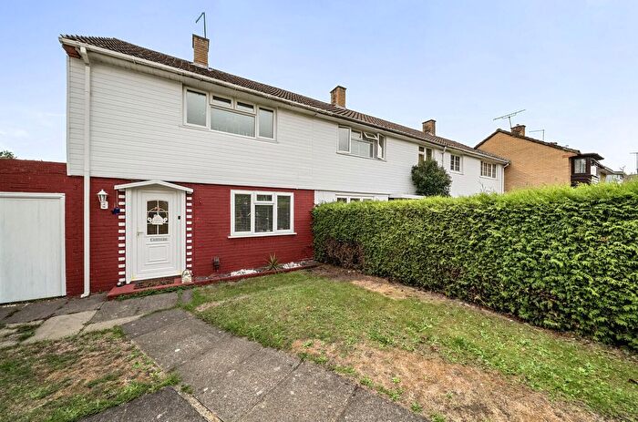 2 Bedroom End Terrace House For Sale In Priestwood Avenue, Bracknell, Berkshire, RG42