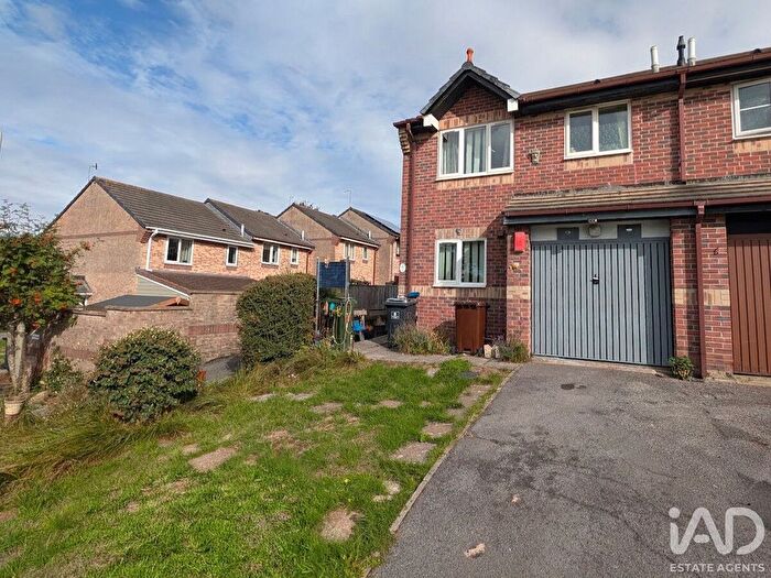 3 Bedroom Semi Detached House For Sale In Robins Way, Plymouth, PL9