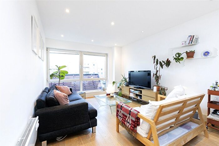 2 Bedroom Flat To Rent In Tiltman Place, London, N7