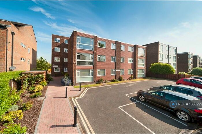 1 Bedroom Flat To Rent In Beckenham, Kent, BR3