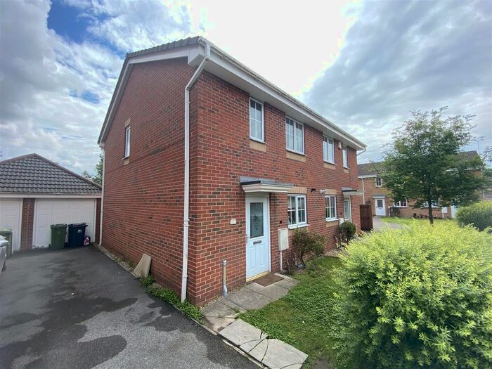 3 Bedroom Semi-Detached House To Rent In Broughton Close, Riddings, Alfreton, DE55