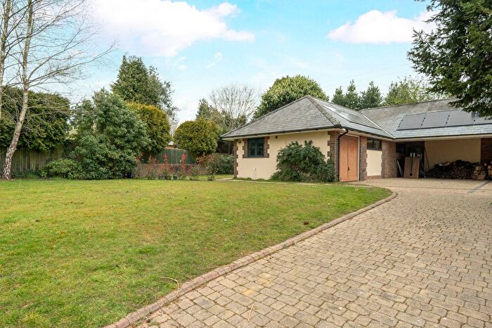 1 Bedroom Flat To Rent In Hewshott Lane, Liphook, GU30