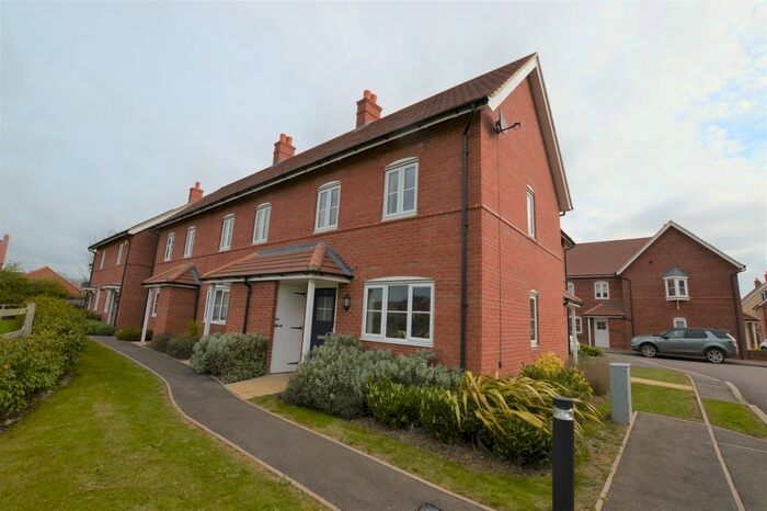 2 Bedroom End Of Terrace House To Rent In Hilton Close, Kempston, MK42