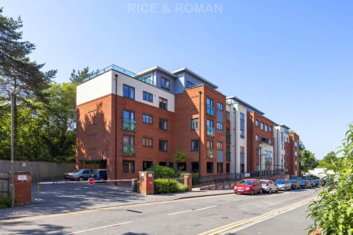 1 Bedroom Flat For Sale In Stokes Lodge, Camberley, GU15