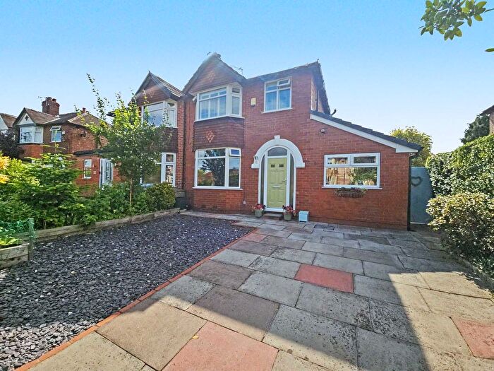 3 Bedroom Semi-Detached House For Sale In Stockport Road, Altrincham, WA15