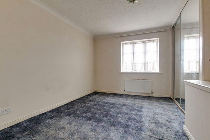 2 Bedroom Semi-Detached House For Sale In Stewart Place, Wickford, SS12