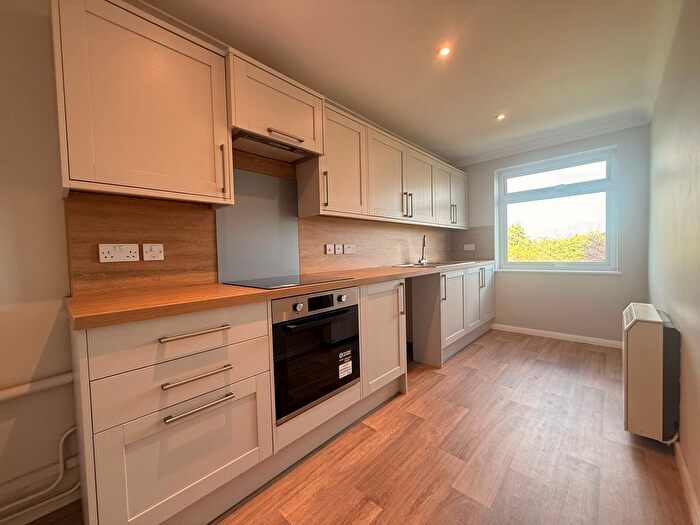 2 Bedroom Flat To Rent In Beacon Road, Crowborough, TN6
