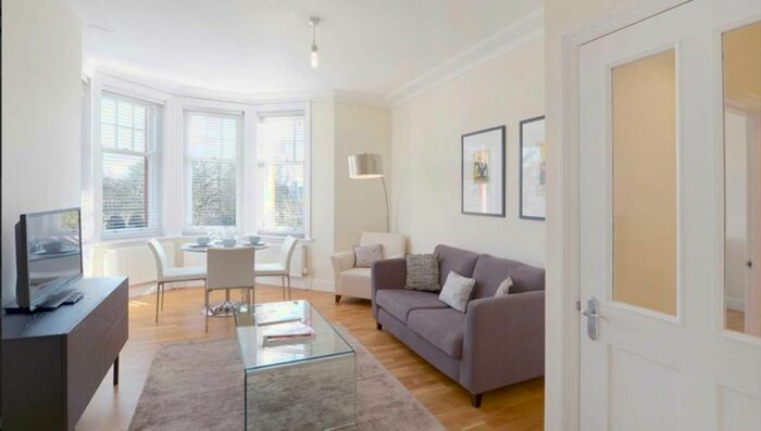 1 Bedroom Flat To Rent In Hamlet Gardens, Ravenscourt Park, W6