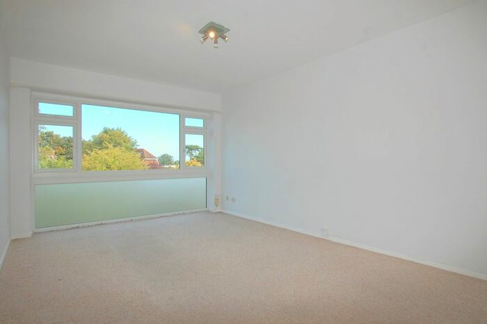 2 Bedroom Flat To Rent In Pentlands, Foxgrove Road, Beckenham, BR3