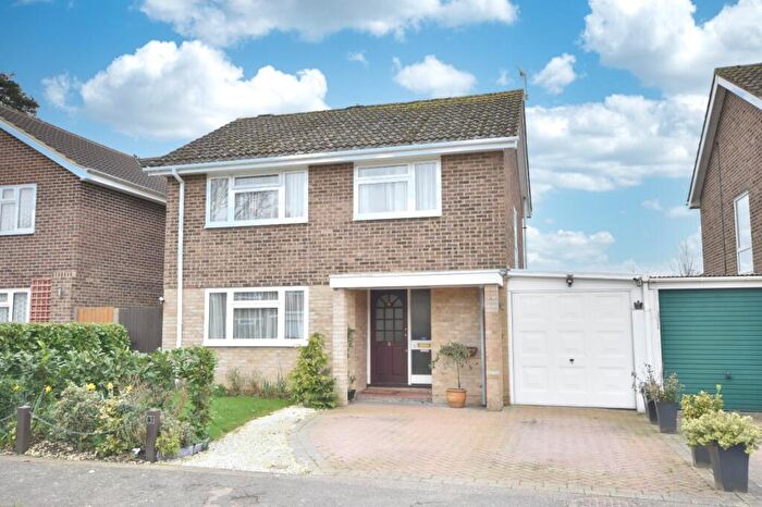 4 Bedroom Detached House For Sale In Landen Park, Horley, Surrey, RH6