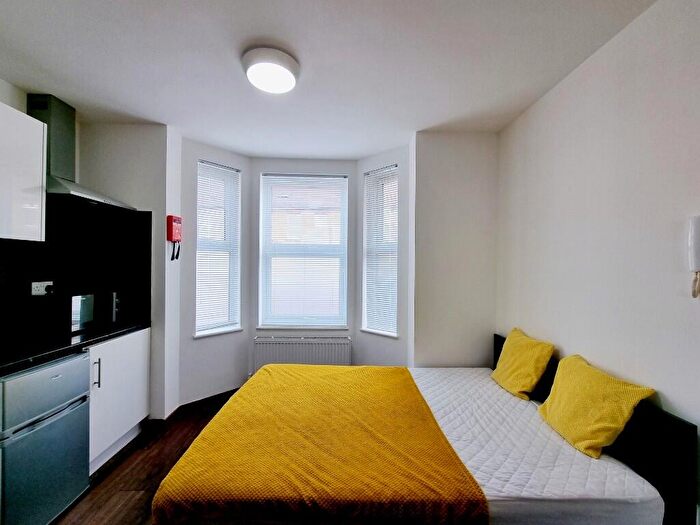 Studio To Rent In Chalvey Road East, Slough, Berkshire, SL1